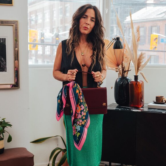 Burgundy Vintage Hand Bag - Picture 5 of 5